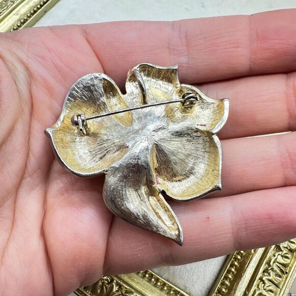 Flower Brooch Gorgeous Shabby Chic Pearl Enamel Flower Rhinestones - Picture 2 of 2